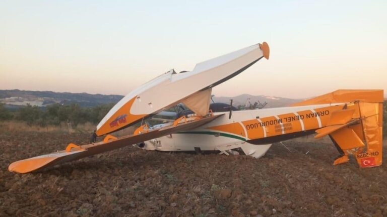 Mukla'daki yangını söndüren uçak, sahaya zorunlu bir iniş yaptı