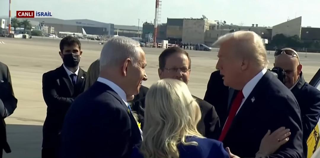 En son haberler | Uçaktan iner inmez derin sohbet! İsrail'de yollar kapandı, Trump'ın ziyaretinden ilk görüntüler geldi...